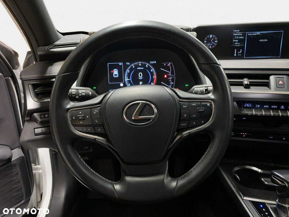 Lexus UX - 21
