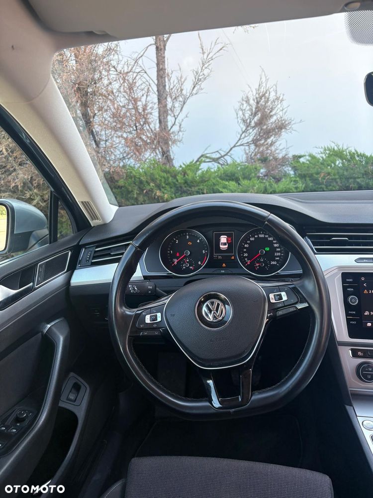 Volkswagen Passat 2.0 TDI SCR Comfortline DSG - 8