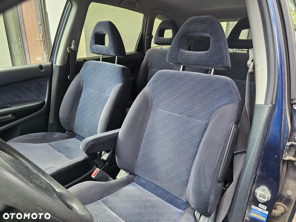 Honda Stream 1.7i ES - 8