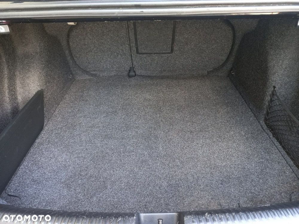 Volkswagen Jetta 1.6 TDI DPF Highline - 16