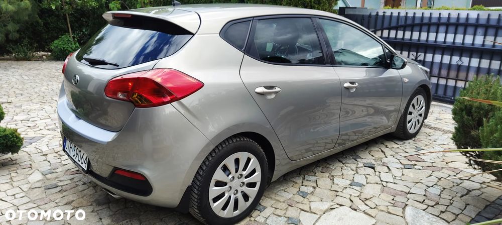 Kia Ceed 1.6 GDI ISG Platinum Edition - 6