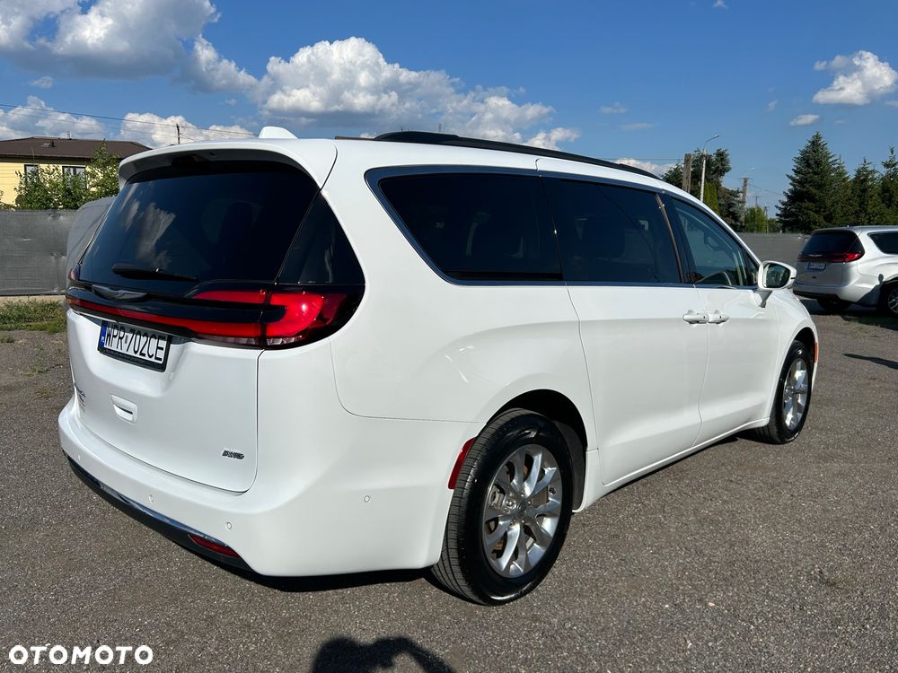 Chrysler Pacifica - 16