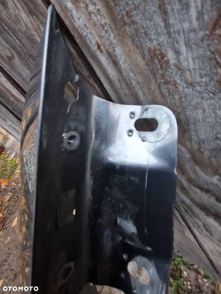 Błotnik  prawy  przód  skoda  superb  III - 4