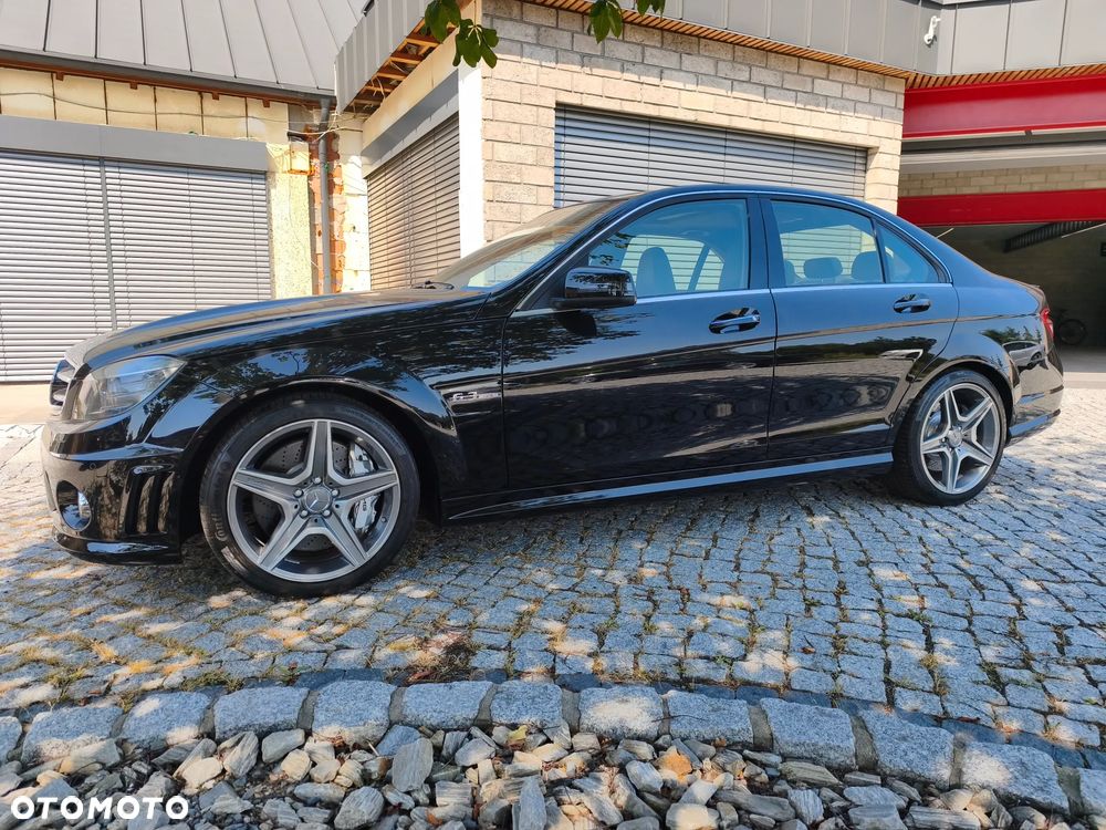 Mercedes-Benz Klasa C 63 AMG - 9