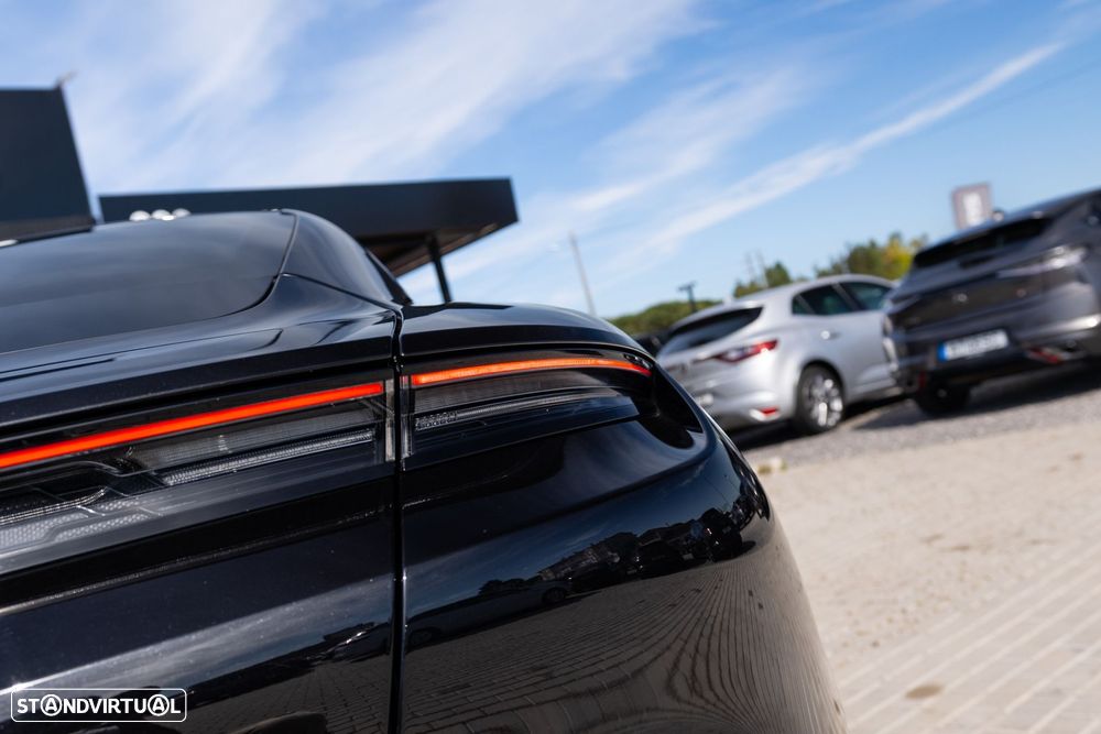 Porsche Taycan 4S - 12