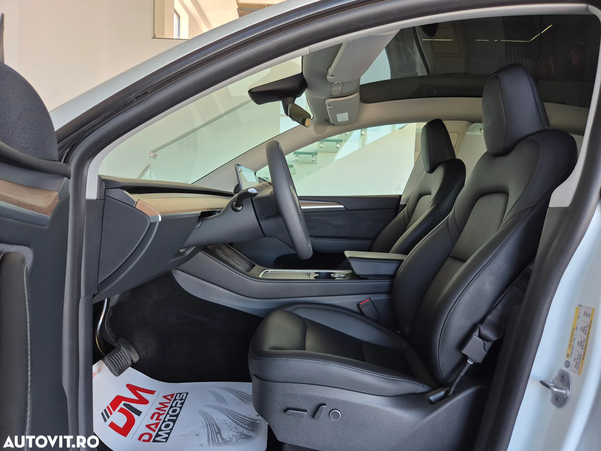 Tesla Model Y Long Range Dual Motor AWD - 19