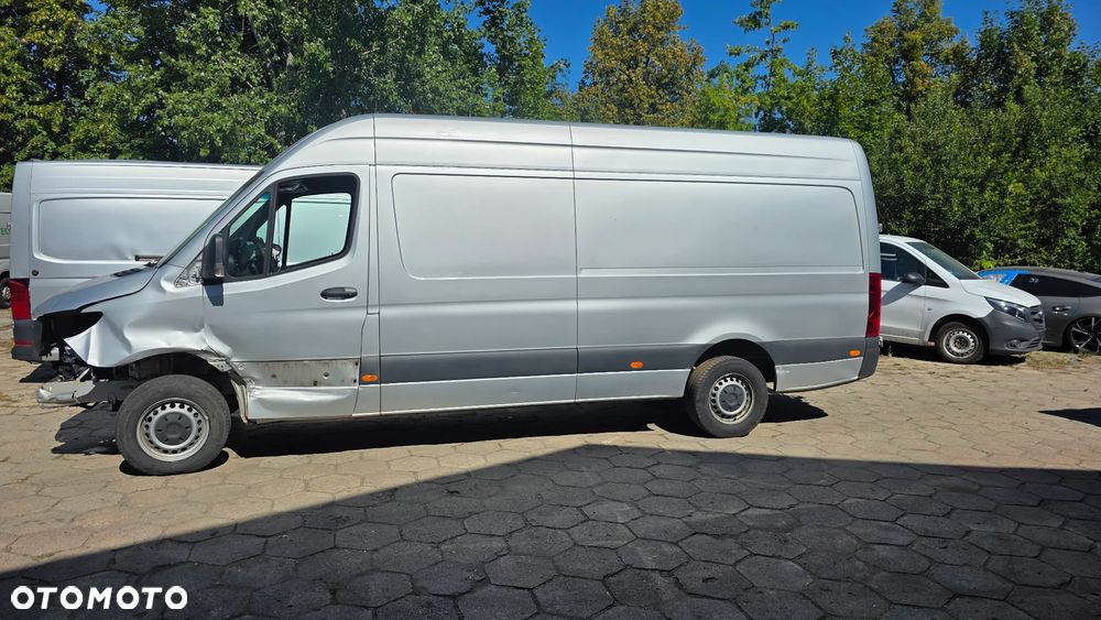 Mercedes-Benz SPRINTER - 4
