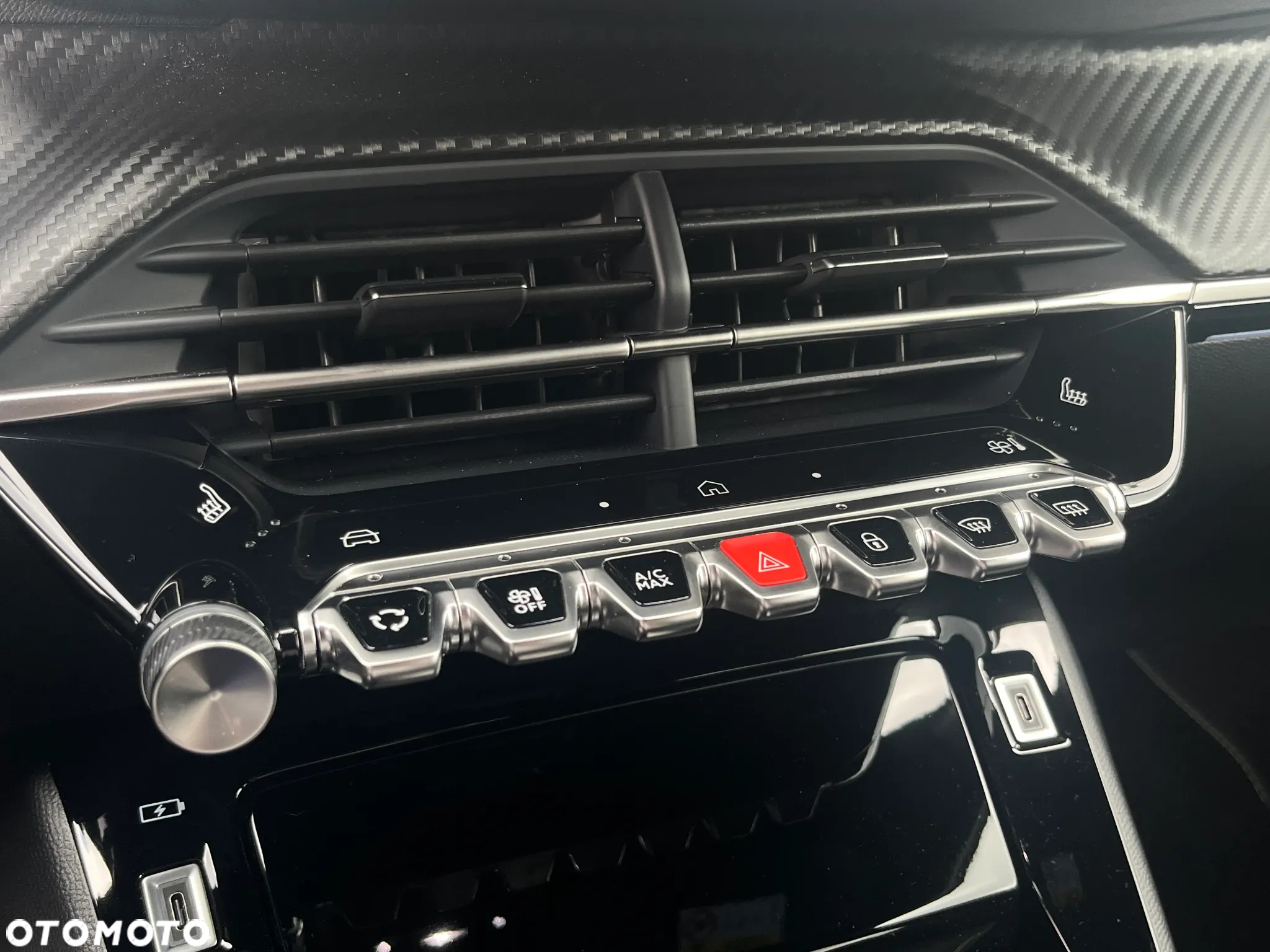 Peugeot 2008 PureTech mHEV GT e-DCS6 - 32