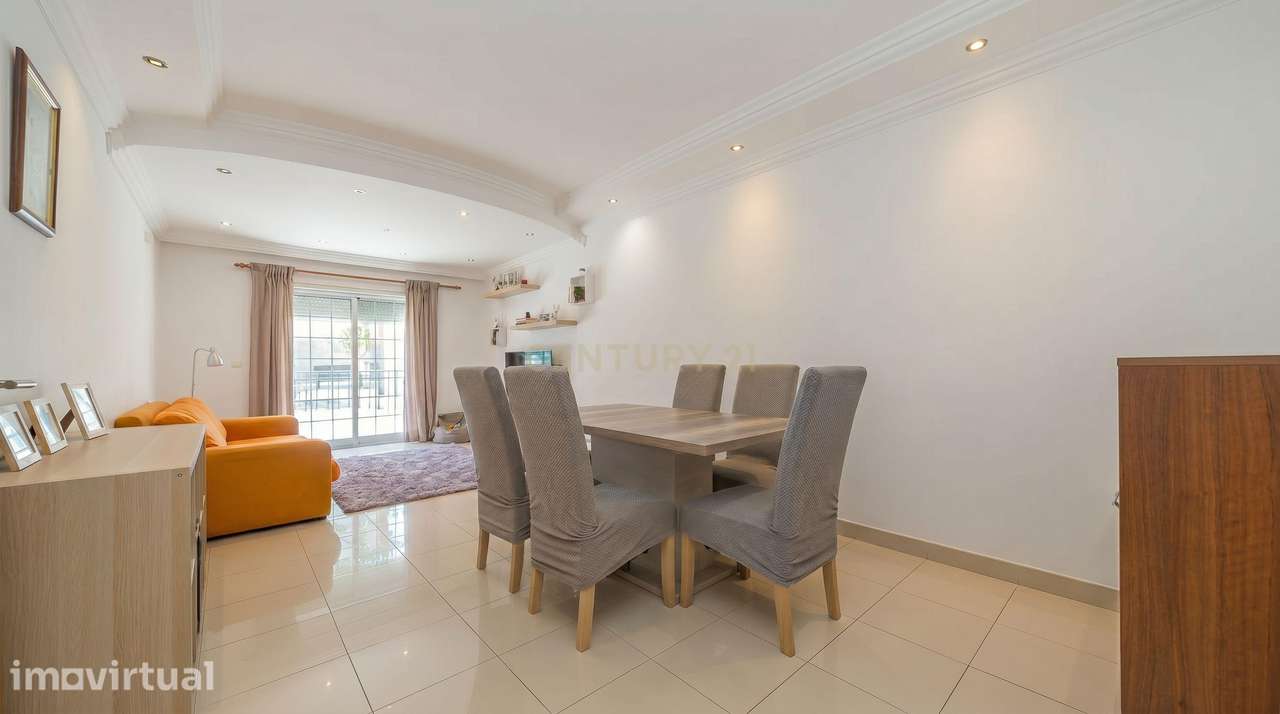 Apartamento T2 com Parqueamento e Arrecadação na Amora - Grande imagem: 4/44