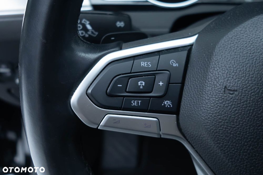 Volkswagen Passat Variant 2.0 TSI Business DSG - 18