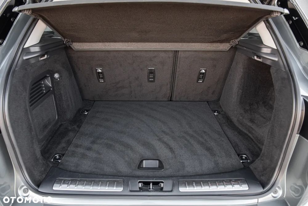 Land Rover Range Rover Evoque - 32