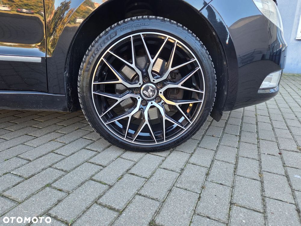 Skoda Superb Combi 2.0 TDI DSG Exclusive - 32