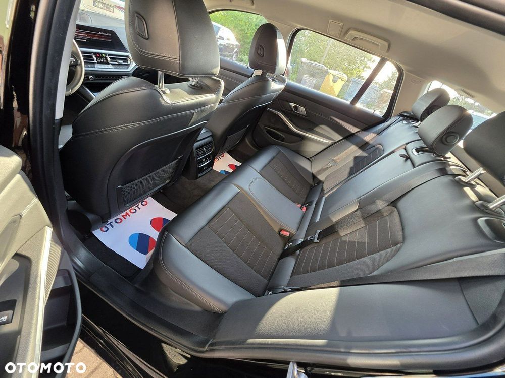 BMW Seria 3 318d Sport Line - 16