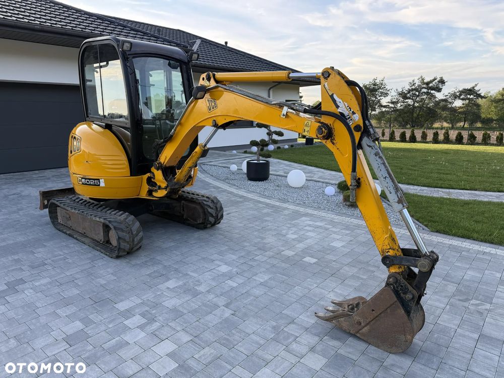 JCB 8025 - 6