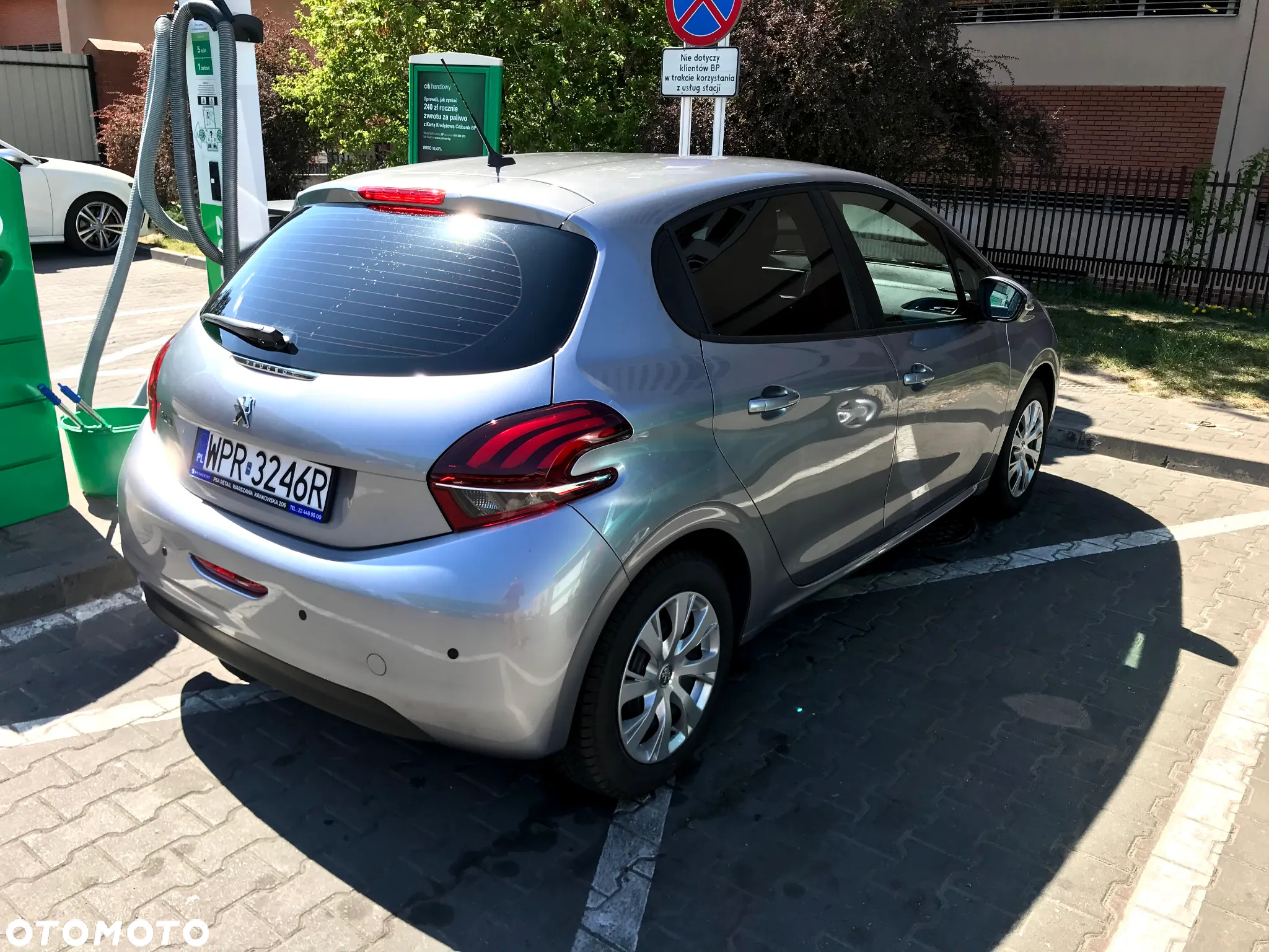 Peugeot 208 - 4