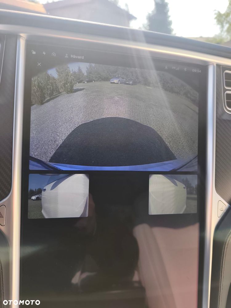 Tesla Model S - 27
