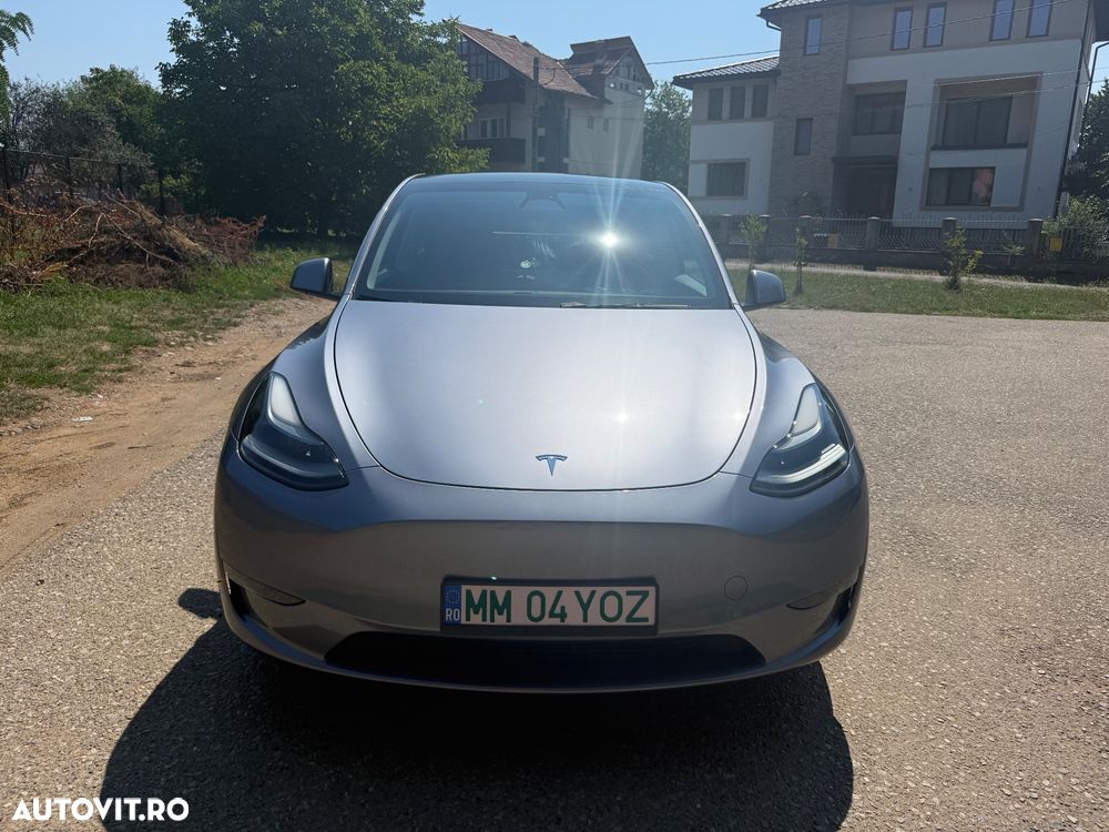Tesla Model Y - 3