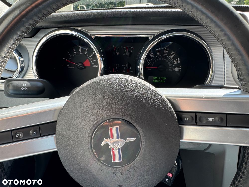 Ford Mustang 4.6 V8 GT - 16