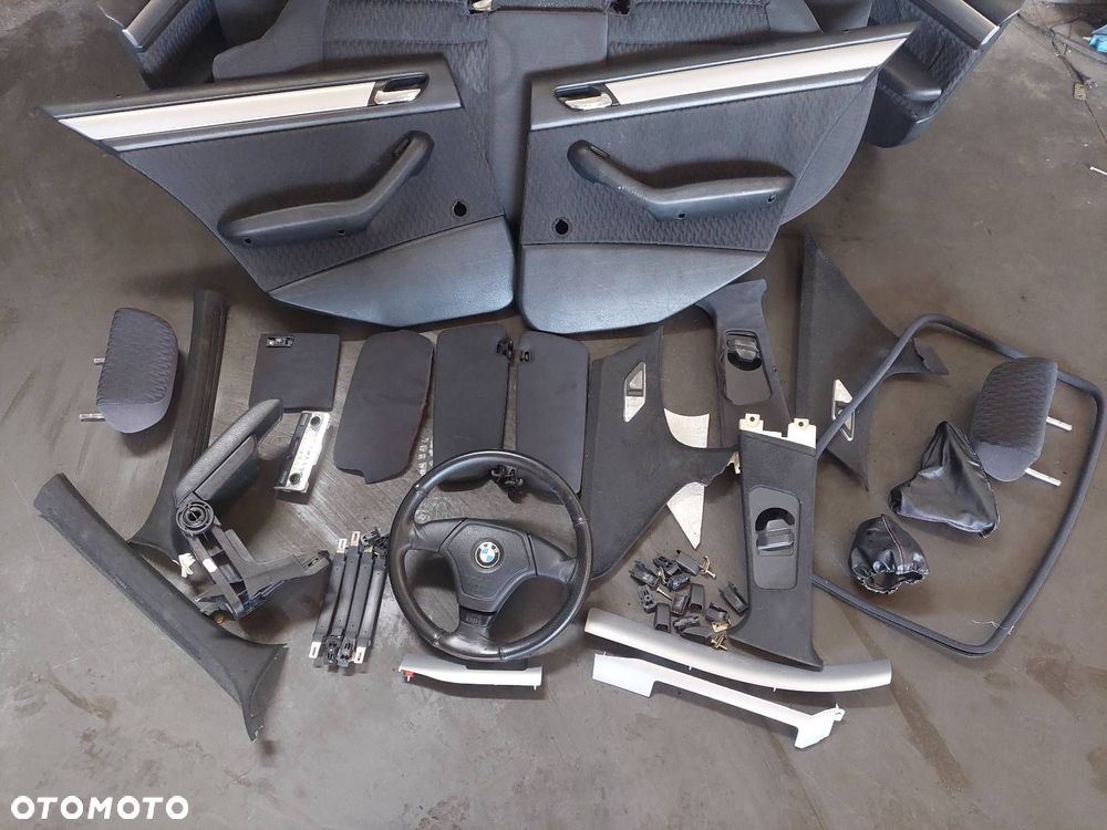 FOTEL FOTELE BOCZKI PODSUFITKA PODŁOKIETNIK KIEROWNICA WNĘTRZE BMW E46 - 2