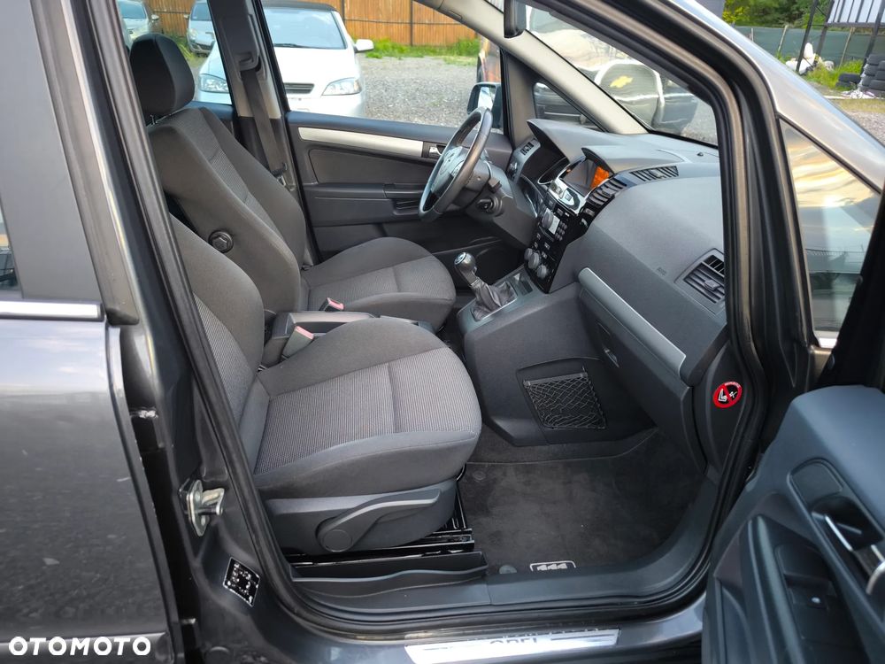 Opel Zafira - 11