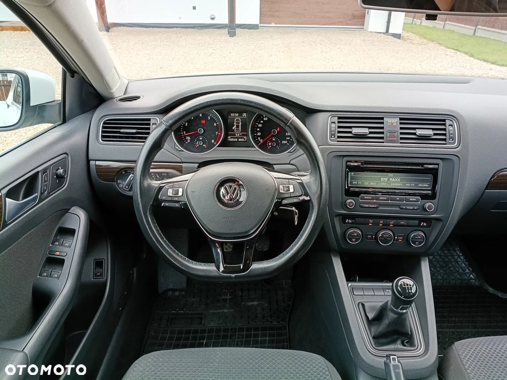 Volkswagen Jetta - 10