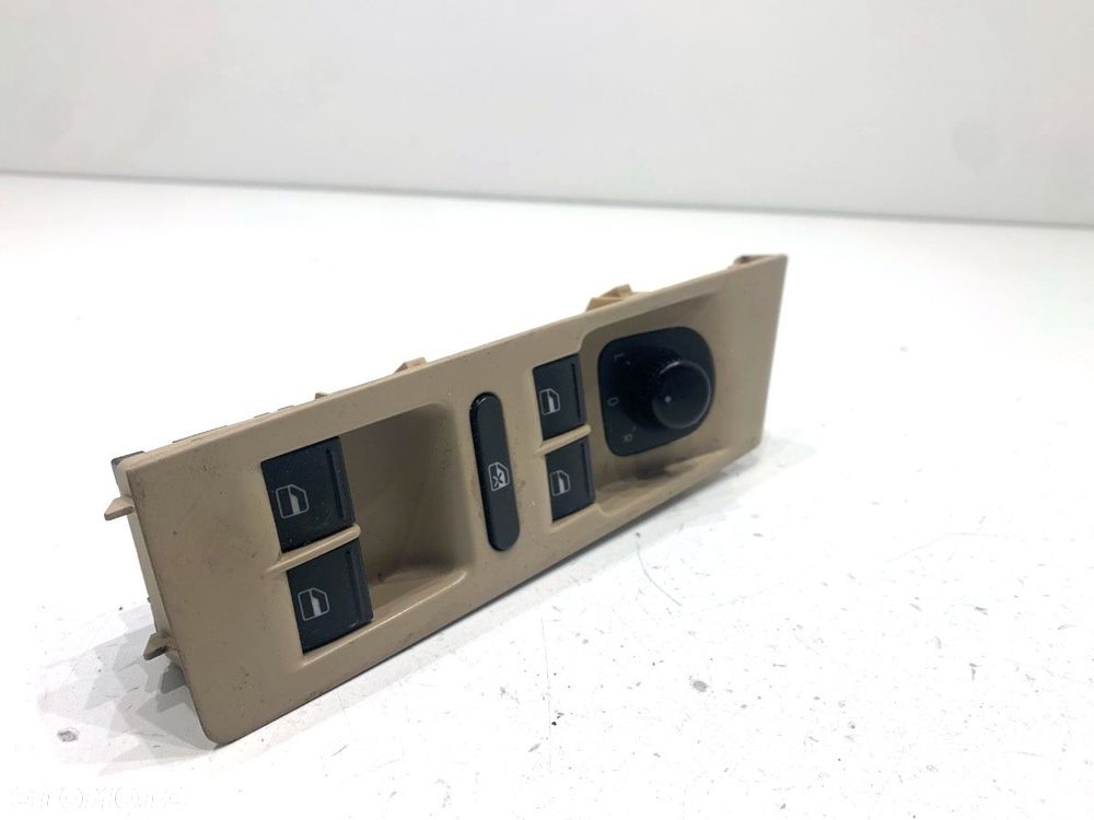 PRZEŁĄCZNIK SZYB  VW PASSAT B7 (362) 2010 - 2015 2.0 TDI 103 kW [140 KM] olej napędowy 2010 - - 1