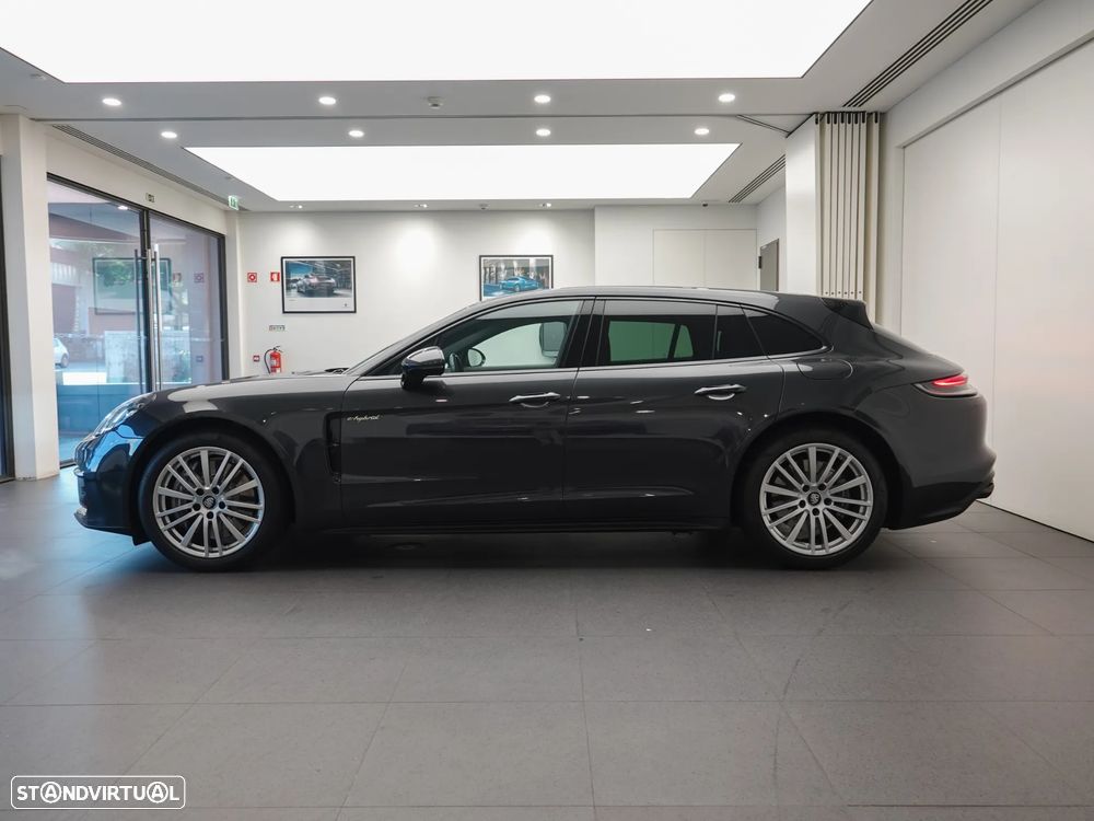 Porsche Panamera Sport Turismo 4 E-Hybrid - 2