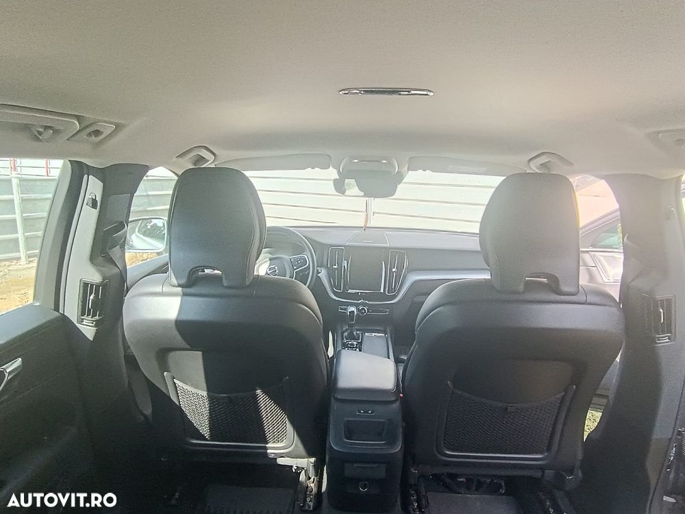 Volvo XC 60 D4 Momentum Pro - 9