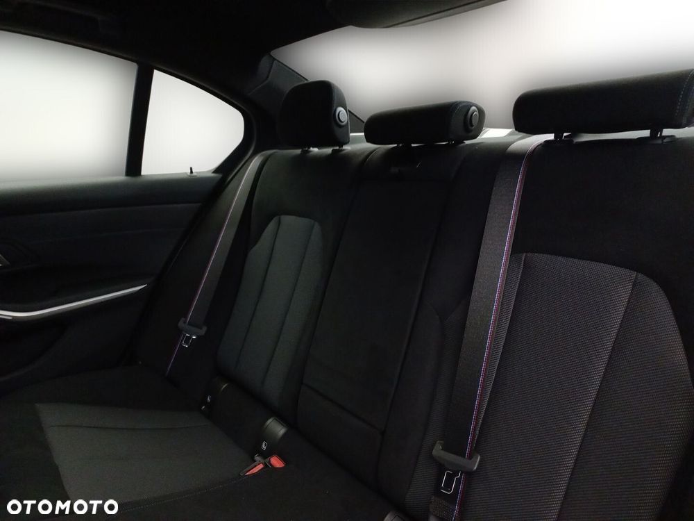 BMW Seria 3 - 18