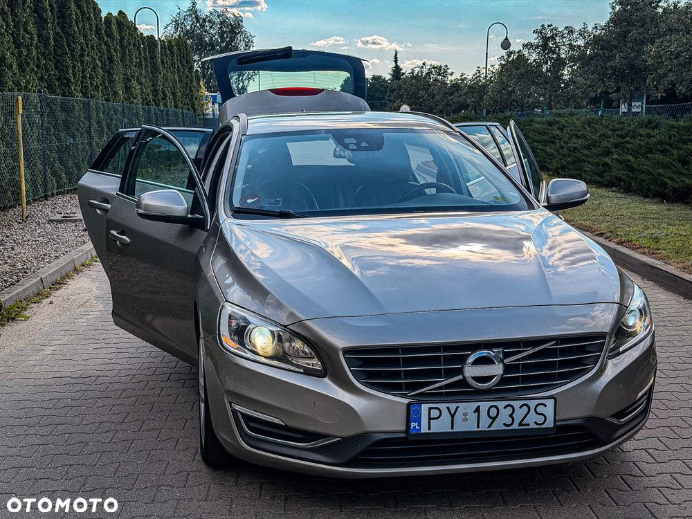 Volvo V60 D3 Momentum - 19