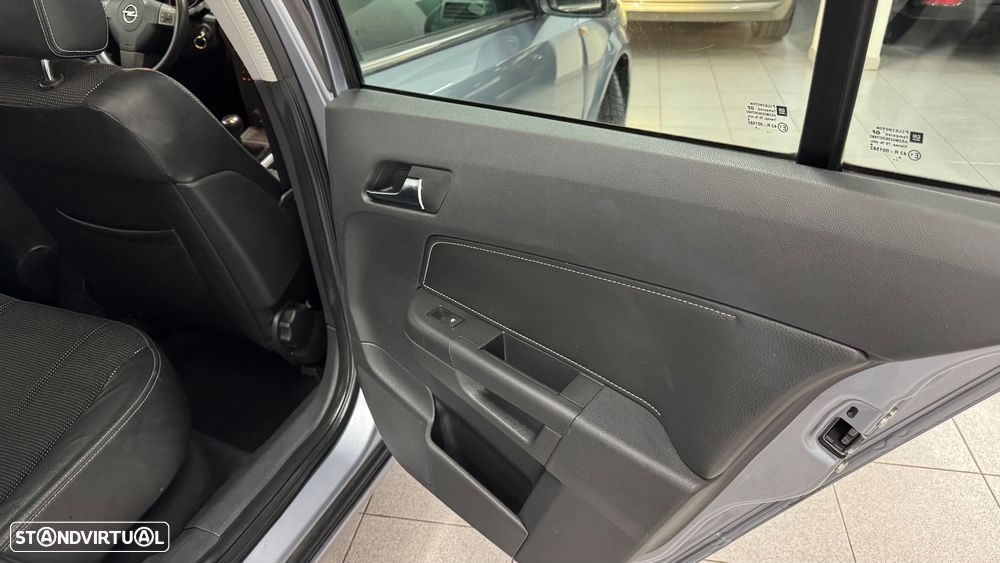 Opel Astra 1.7 CDTI Cosmo M5 - 29