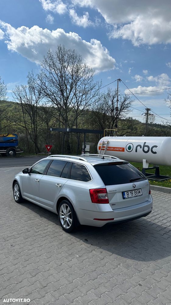Skoda Octavia 2.0 TDI DSG Style - 6