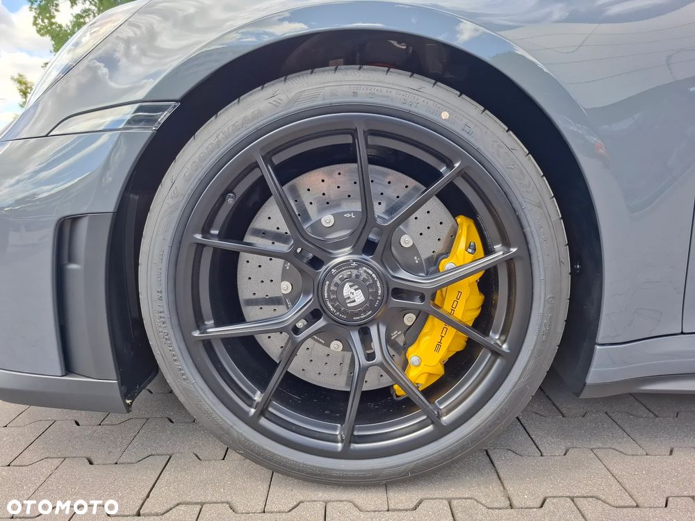 Porsche 911 GT3 Touring PDK - 10
