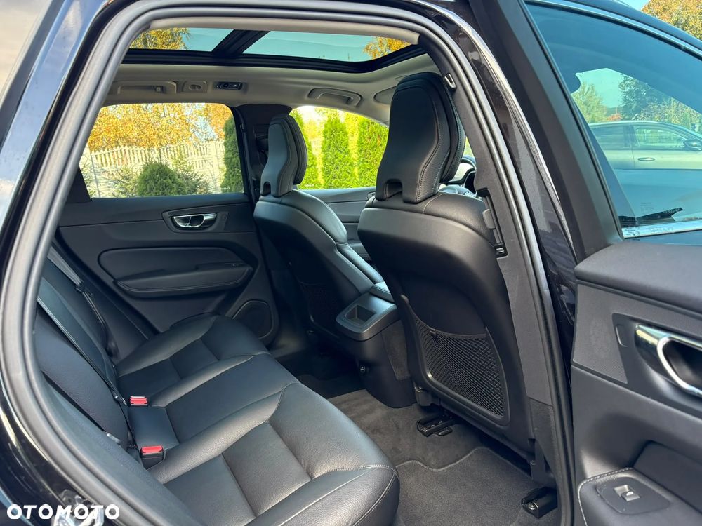 Volvo XC 60 D5 AWD Momentum - 13