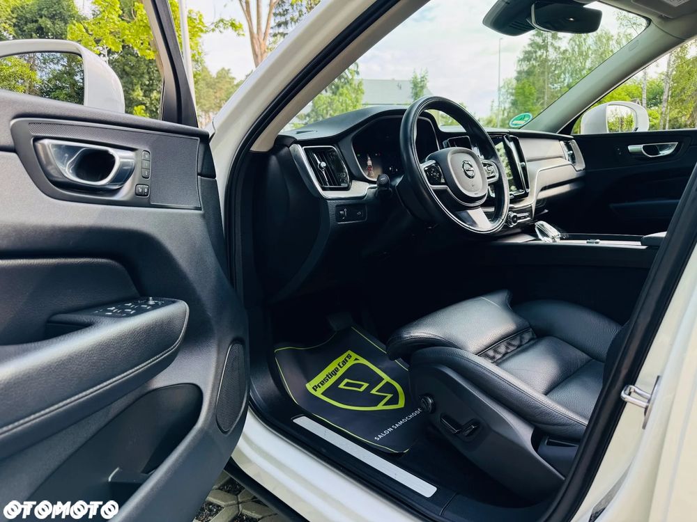 Volvo XC 60 B4 D AWD Inscription - 32