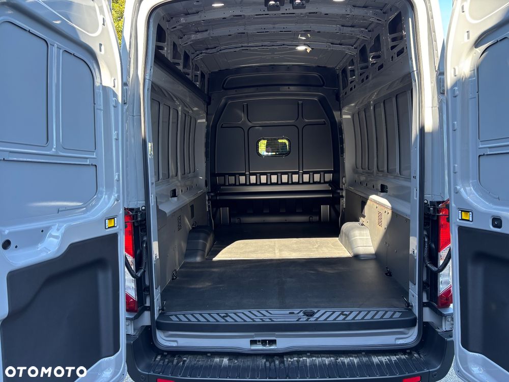Ford Transit Brygadowy Trend  L4 2.0 Ecoblue 130KM LDT 6.2 M6 RWD - 4