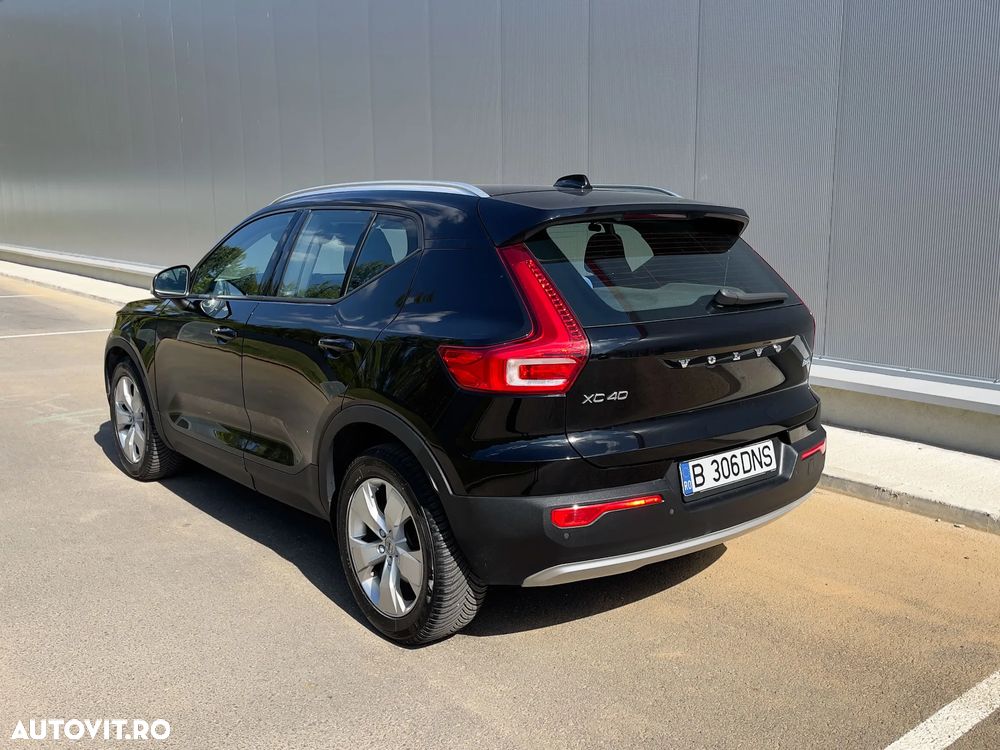 Volvo XC 40 B4 AT8 Mild Hybrid Momentum Pro - 4