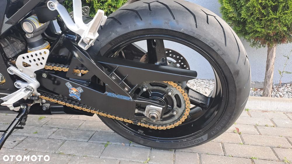 Suzuki GSX-R - 30