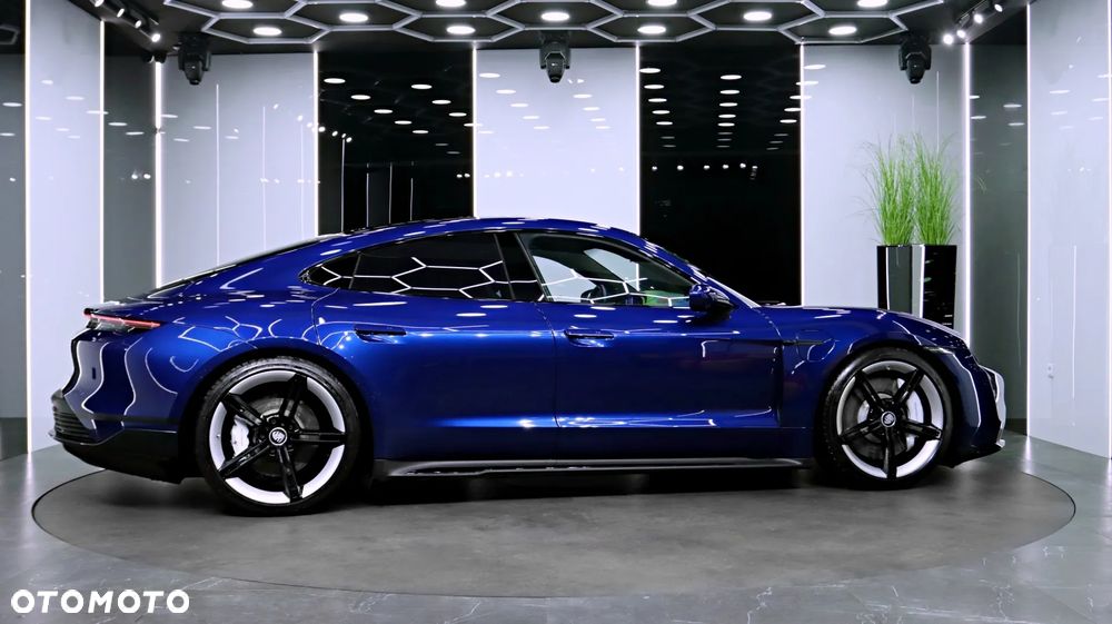 Porsche Taycan Turbo Sport Turismo - 10