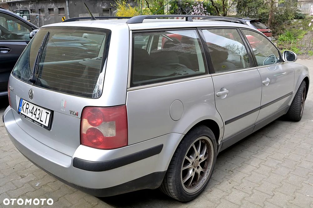 Volkswagen Passat 1.9 TDI Basis - 12