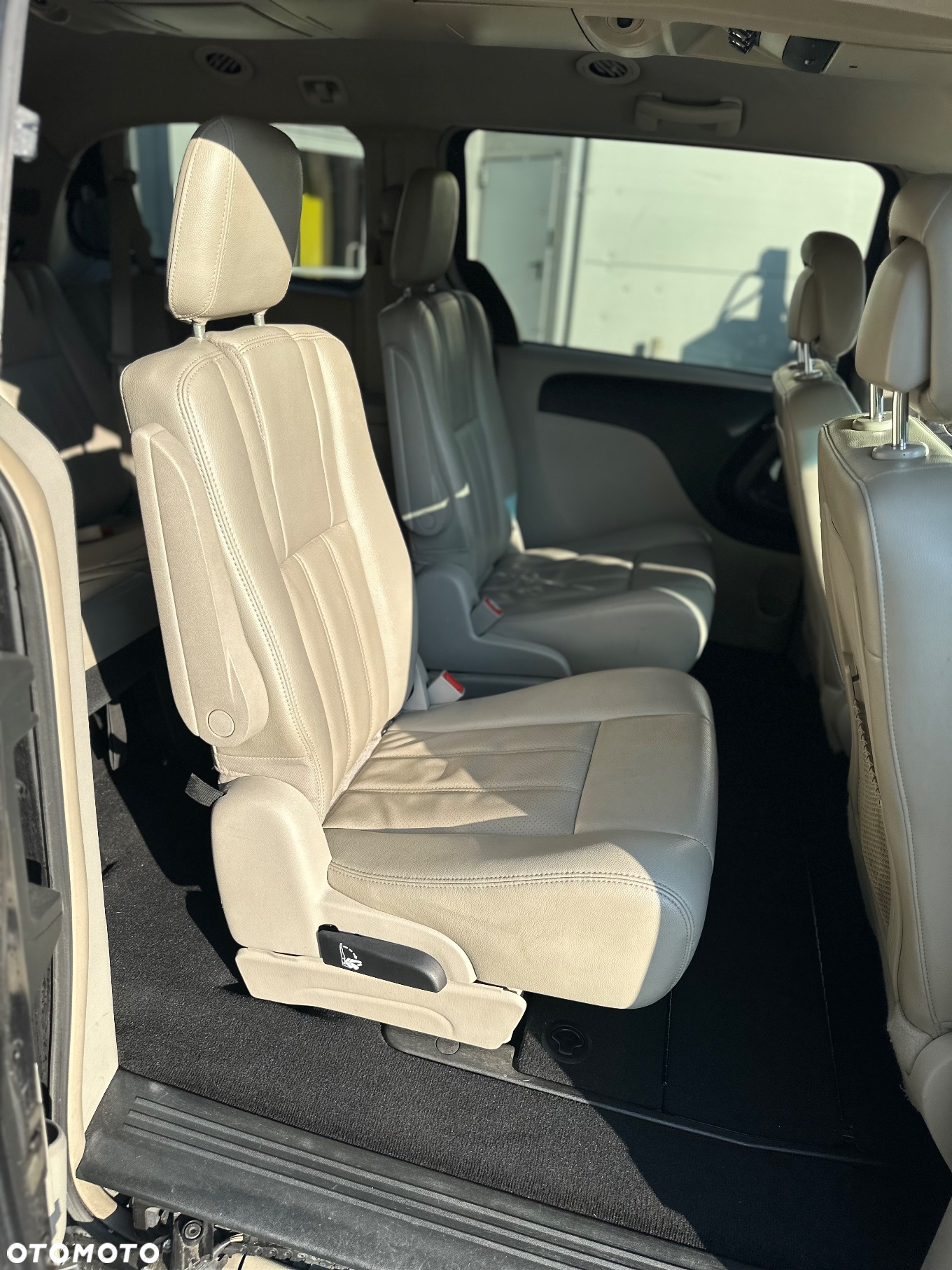 Chrysler Town & Country 3.6 Touring - 12