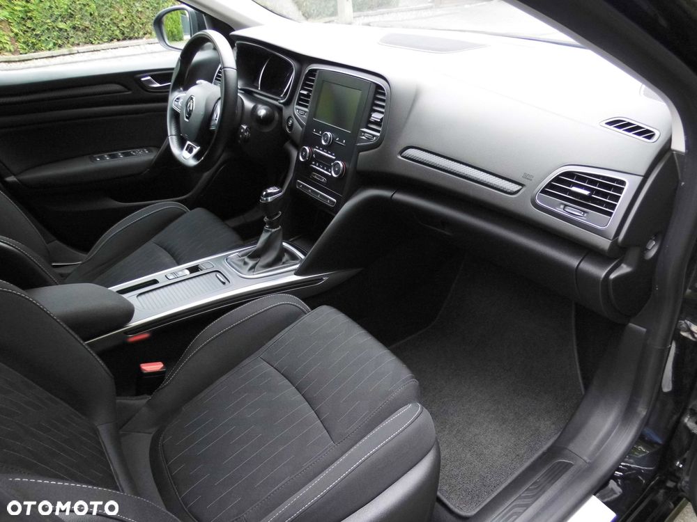 Renault Megane TCe 140 GPF LIMITED - 6