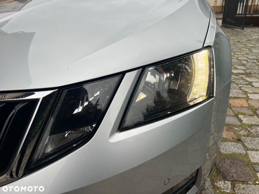 Skoda Octavia 1.6 TDI DSG Ambition - 10