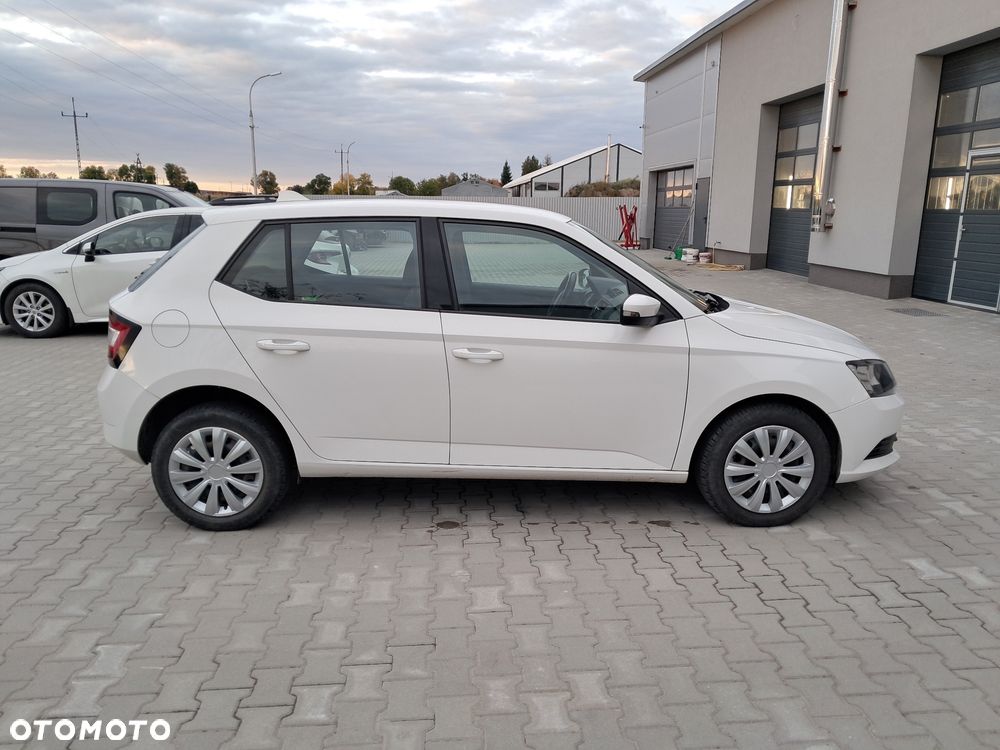 Skoda Fabia 1.2 TSI Active - 2