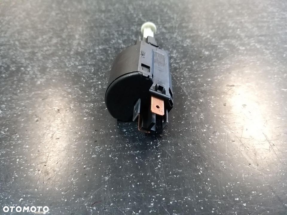 WŁĄCZNIK  hamulca ŚWIATEŁ STOP OPEL ASTRA G, SPEEDSTER, ZAFIRA A 02.98-12.09 - 2