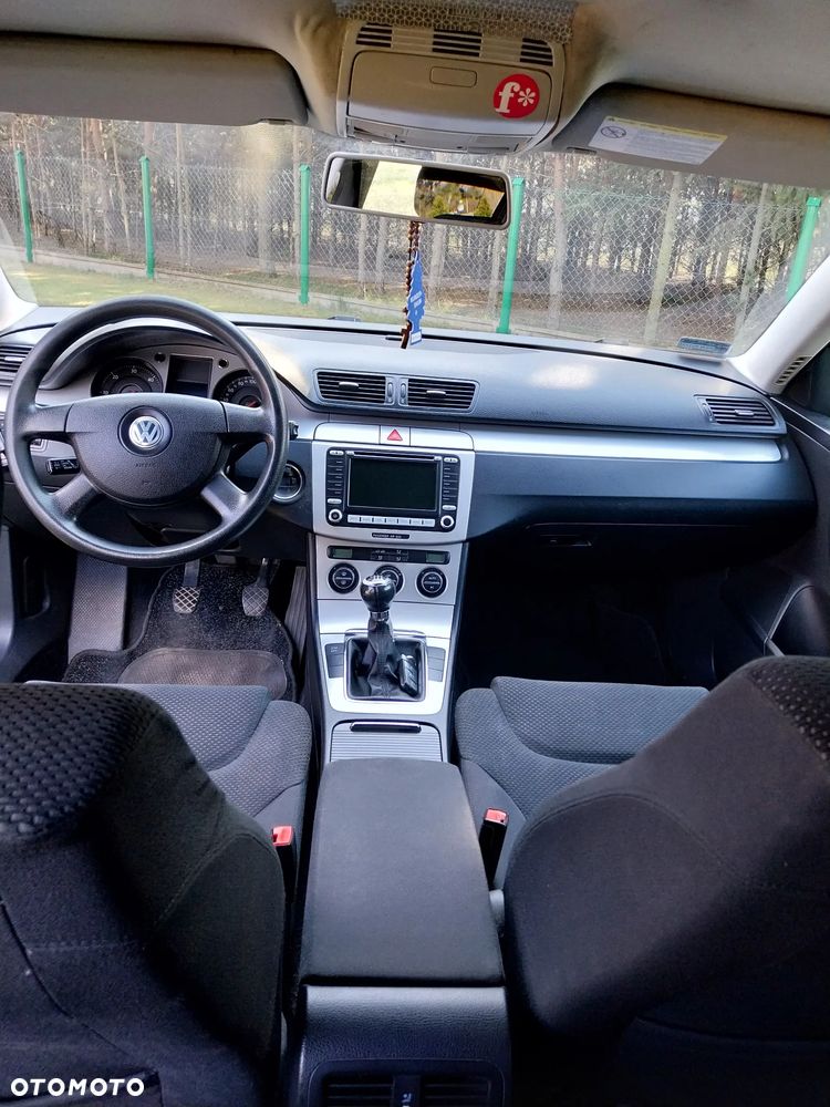 Volkswagen Passat 2.0 TDI Highline - 17