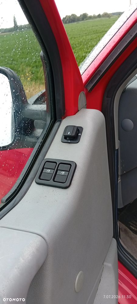 Volkswagen Multivan - 12