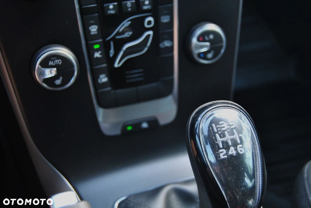Volvo V40 D2 Drive-E Summum - 12