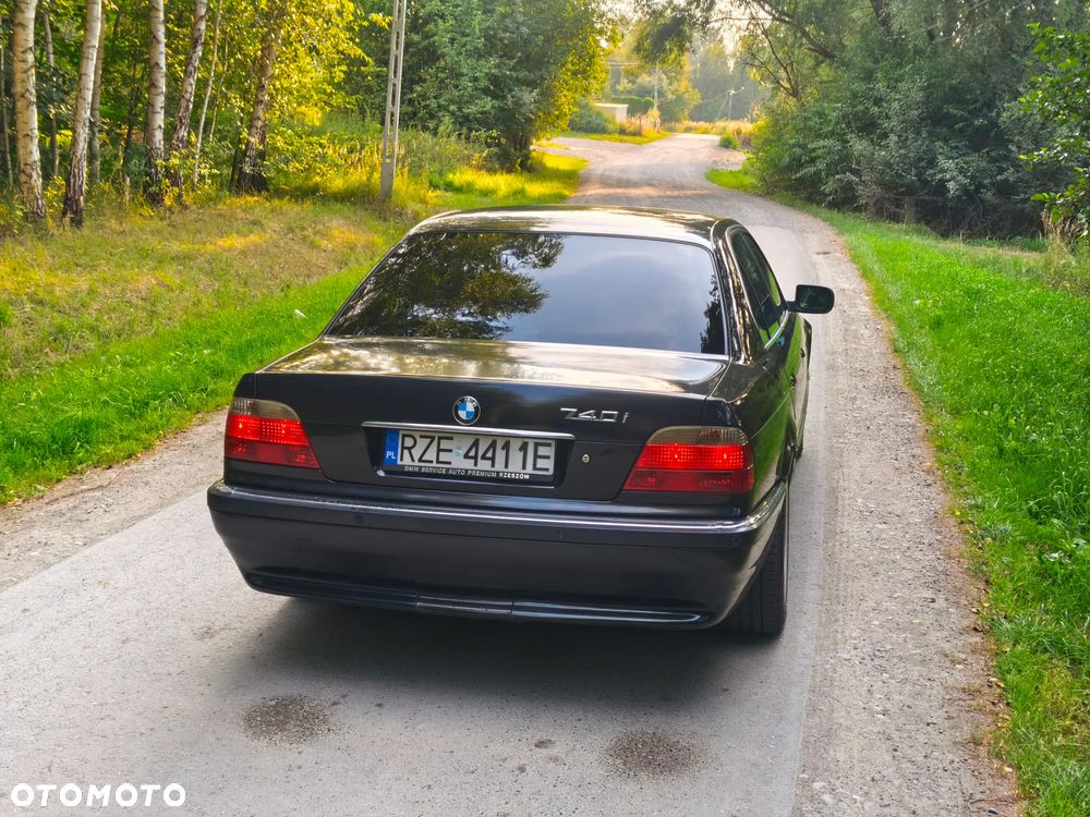 BMW Seria 7 740i - 7