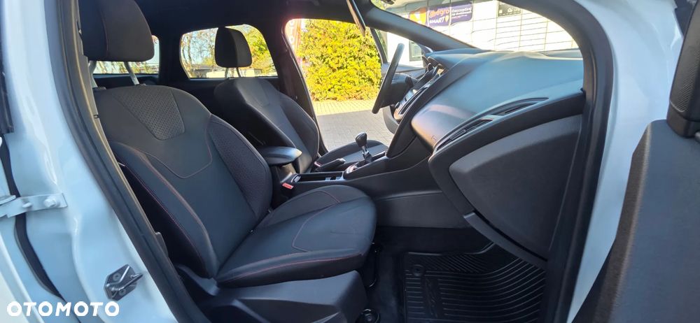 Ford Focus 1.5 EcoBoost STart-Stopp-System ST-LINE - 37